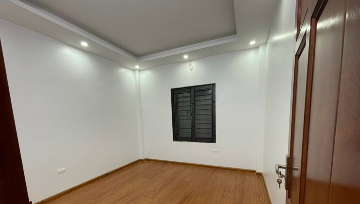 Cho thuê nhà ngõ Phan Đình Giót- Hà Đông, DT 44m, 4 tầng - Giá 12Triệu/tháng - ưu tiên hộ gia đình